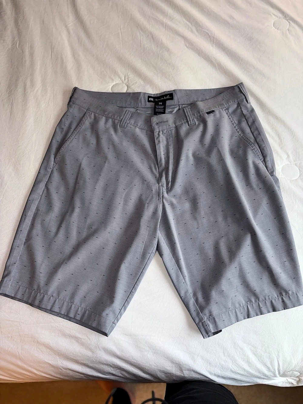 TravisMathew Men's Gray Patterned Shorts Size 36 Like New